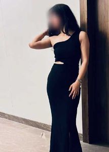 Elegant Black One-Shoulder Maxi Dress
