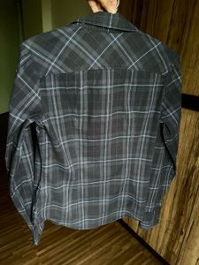 Vintage Tommy Hilfiger Plaid Button-Up Shirt