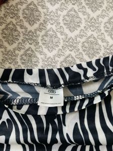 Stylish Zebra Print Cropped Top