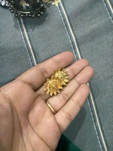 Sparkling Sun Flower Stud Earrings