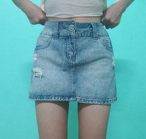 Distressed Y2k Mini Denim Skirt