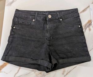 thrifted vintage y2k black denim shorts