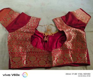 Elegant Green Saree with Red &amp; Gold Border
