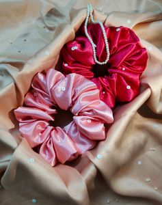 PINK 💗(2)Scrunchies
