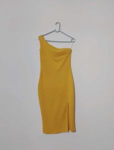One-Shoulder Midi Dress with Detachable Bow