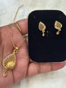 Elegant Gold &amp; Black Beaded Necklace