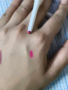 MyGlamm Lip Liner and Lipstick