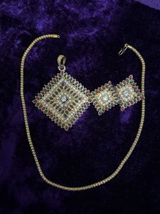 Exquisite Kundan Necklace and Earring Set