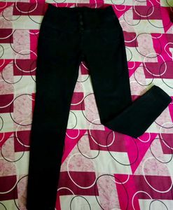 Black High-Waisted Jeans