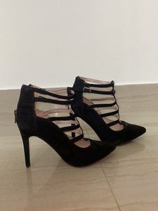 Chic Black Heels with Strappy Detail