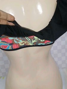 (300)Floral Print Bikini Top