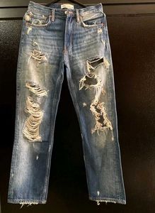 ✨ ZARA Distressed Denim Jeans ✨