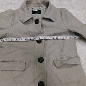 Chic Beige Cropped Jacket