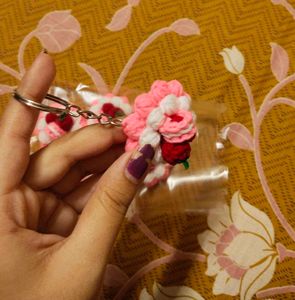 crochet cream tert Keychain🩷✨