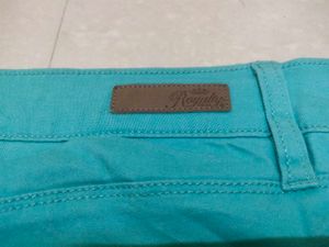 Imported Ankle Length Cyan Capri Pant
