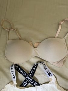Comfortable seemles Bra and padded Sports