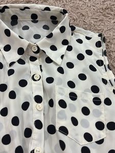 Chic Polka Dot Tie-Front crop top