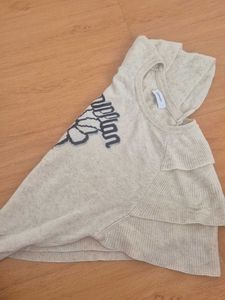 Lightweight Knit Top with Floral Detail