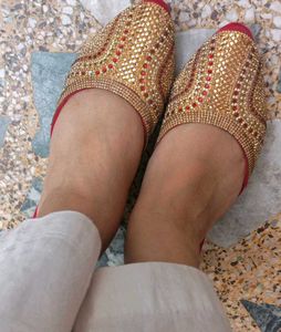 Embellished Flat Sandals♥️👠