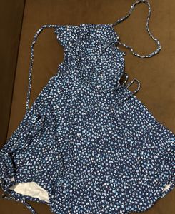 Chic Navy Floral Print Mini Dress