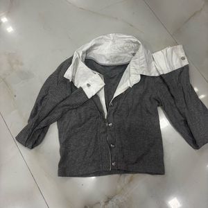 Chic Grey & White Collared Top