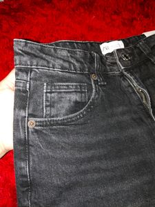 Zara High-Waisted Jeans