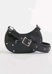 h&amp;m black sling bag