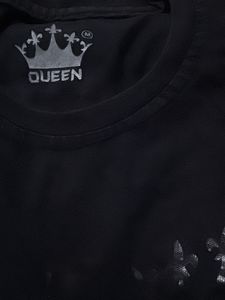 Black "Queen" Graphic T-Shirt