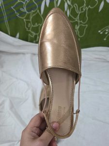 Elegant Rose Gold Flats