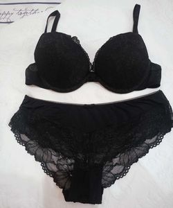 Black Lace Push-Up Bra