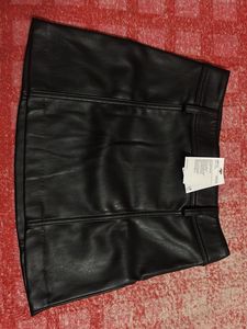 Chic Black Faux Leather Mini Skirt(H&amp;M)