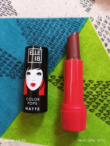 ELLE 18 makeup kit