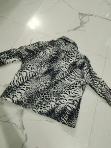 Stylish Animal Print Crop Shirt