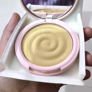 Luminous Pressed Powder Compact