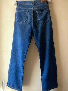Women straight fit jeans