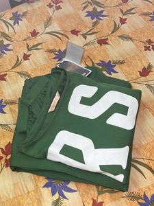 DressBerry Green Graphic Tee