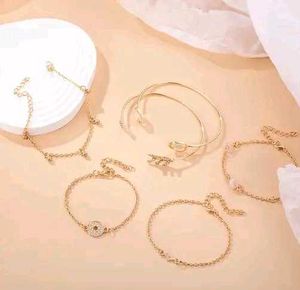 combo pack of 6 eye catching bracelets