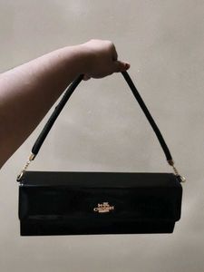Elegant Black Croc-Embossed Clutch Bag
