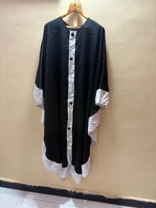 Elegant Black &amp; White Flowy imported abaya