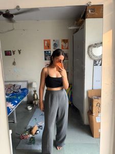 Sleek grey pant