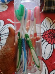 Pack of 8 Toothbrushes