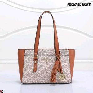 MICHAEL KORS* *SULLIVAN SIGNATURE CANVAS LARGE LOG