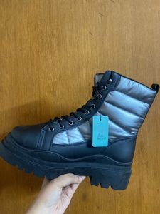 Black Silver Puffy Boots Size 40