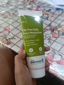 The Derma Co. Oil-Free Face Moisturizer