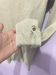 Ribbed Ruched V-Neck Top