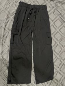 Black Wide-Leg Cargo Pants