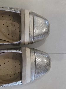 Stylish Light gold Flats