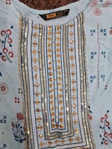 Nayra Cut Kurti