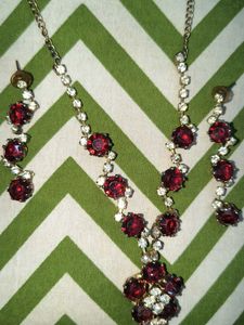 Elegant Red Stone Necklace &amp; Earring Set
