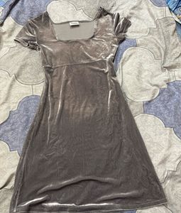 Mini velvet dress